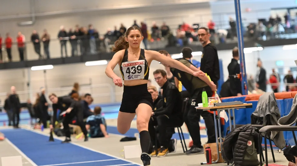 Fia Viklund tog SM-brons i tresteg.