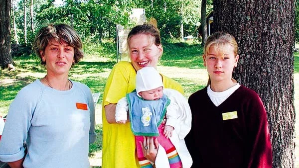"Naturen här är vacker och folk är vänliga", tycker Natalya Tarasov, Julija Gerletskaja med lilla Julija och Natasha Tarasov.