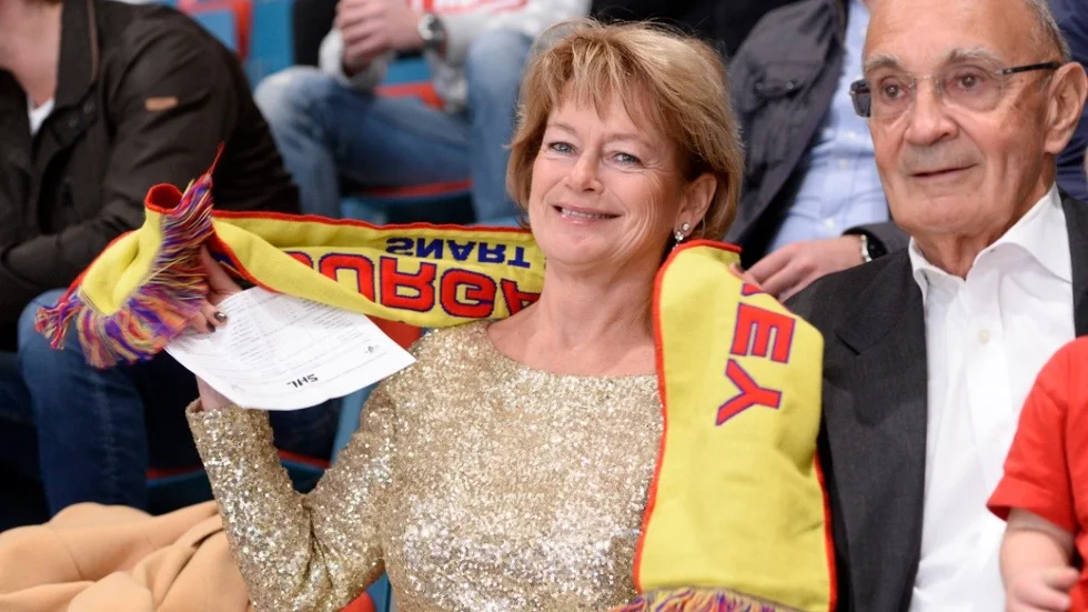 STOCKHOLM 20141018 Före detta kulturminister Lena Adelsohn Liljeroth och före detta landshövdeingen Ulf Adelsohn i publiken  under lördagens ishockeymatch i SHL mellan Djurgården Hockey och Linköping HC på Hovet i Stockholm.
Foto: Maja Suslin / TT / kod 10300