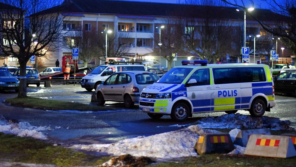 Polispådraget var stort efter dödsskjutningen i Hageby. Foto: Kajsa Nilsson