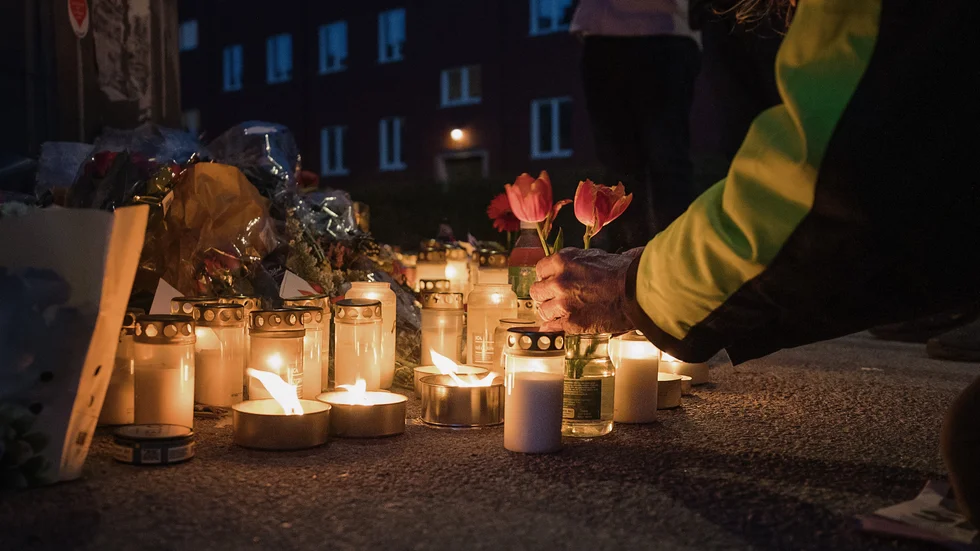 Under kvalborgskvällen fylldes kommentarsfält i sociala medier om trippelmordet. Föraktet inför gängen, och deras likgiltighet inför om vanligt folk skadas, gör det svårt att känna sympati för en död kriminell. Men vi får inte bli avtrubbade.
