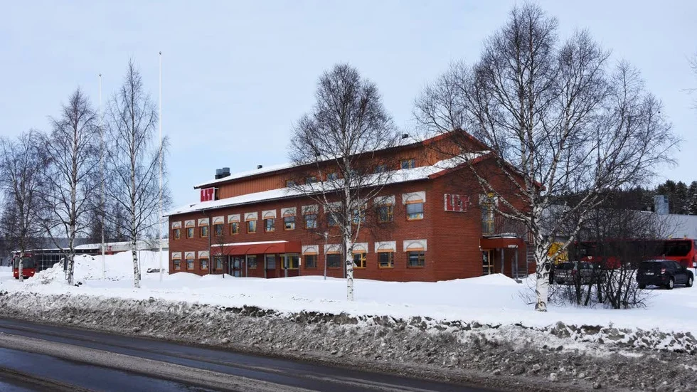 Luleå lokaltrafik är trångbodda på Midgårdsvägen. En utbyggnad eller en flytt är ett måste inför framtida expansion.