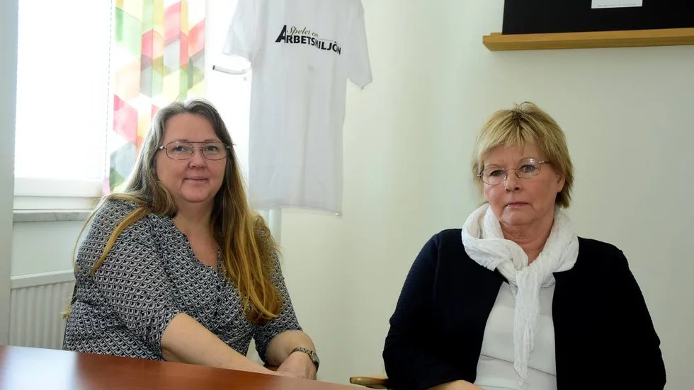 FÖRKLARAR. Nina Janson, verksamhetschef för bostad, arbete och stöd, och Gunmarie Bjurholt, verksamhetschef på biståndsenheten, förklarar varför en del av besulten om insats inte verkställts.
