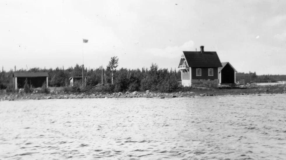 Fyr och bostadshus. Från Sjöfartsverkets arkiv, 1922.