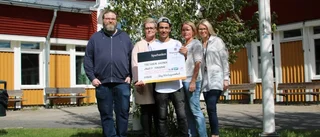 UF-elever på Språkintroduktion prisas