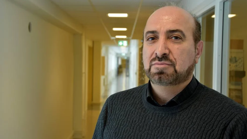 Visionär. LTU-professorn Reza Emami leder det första stora forskningsprojektet i Sverige kring gruvbrytning i rymden. "Mitt fokus ligger på asteroider som har en diameter på 10-50 meter. Det är en lämplig storlek som enligt våra beräkningar kan ge stor profit utan att utsätta mänskligheten för stora risker."