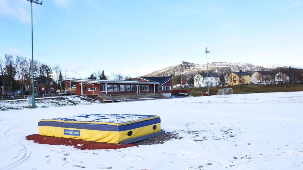 Skidkubbarna önskar en rullskidbana, helst på Matojärvi. Kommunen ska istället bygga en kortare slinga vid Luossabacken som syns i bakgrunden. Men abitionen är att dra den ända till Matojärvi så småningom.