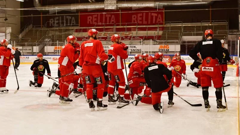 Almtunas spelartrupp tidigare under den här säsongen.