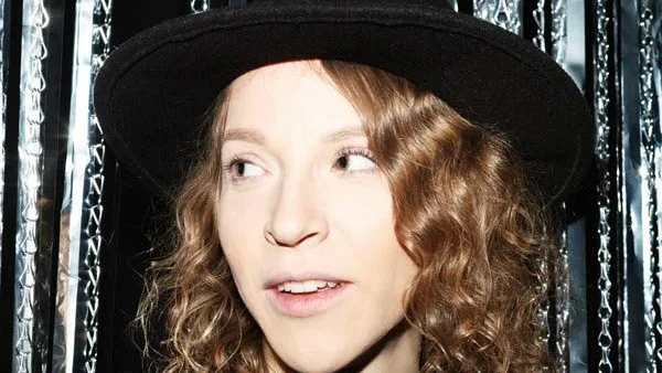 Charlotte Jansdotter medverkar när Spoken Word på Dramaten firar tioårsjubileum.