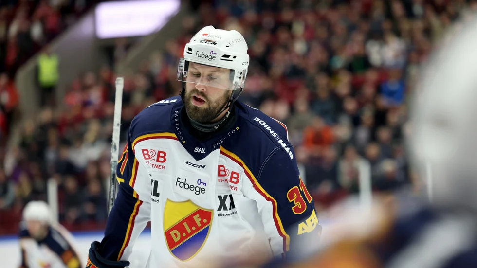 Djurgården och Dick Axelsson förlorade borta mot Malmö (1–3) och nu väntar kvalspel för nytt SHL-kontrakt.