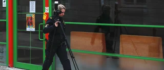 Pubgäst attackerad – höggs med "vasst föremål" i halsen ✔Överfallet förbryllar vittnen
