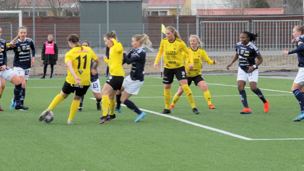 Gusk mötte Sundsvall i premiären av eliteettan.