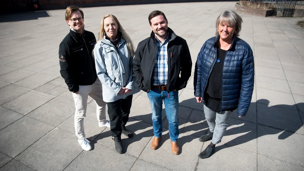 Fyra av de fem första personerna på Finspångsliberalernas lista till kommunvalet. Från vänster: Mikael Wallin (1), Britt-Marie Hamnevik-Söderberg (3), Marcus Eriksson (5) och Elisabet Rehn (2). 