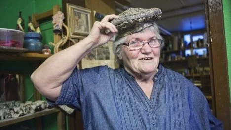 Barbro Sundelin är keramiker och talpedagog.