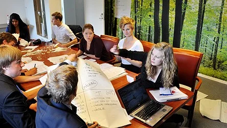 Jessica Lindén, Emilia Backholm och Therese Johansson hoppas att de ska tjäna åtminstone en liten hacka på sina företag i sommar.