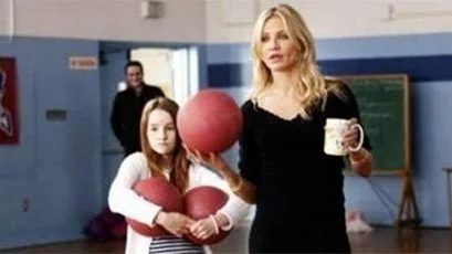 I Bad teacher spelar Cameron Diaz en lärare som uttnyttjar sina elever för att få ihop pengar till en bröstförstoring