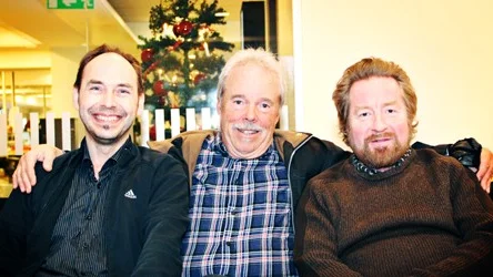 Producenten Ulf Holmberg, Lalla Hansson och kompositören Göran Hjertstedt Danielsson.