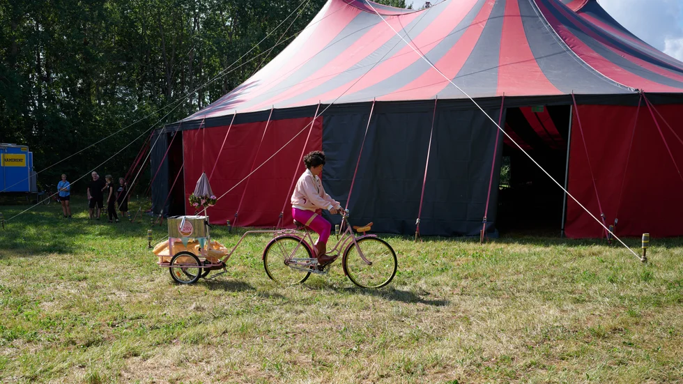 Teatertältet i Gottsunda ska resas i sommar igen. Då flyttar Pelle Svanslös & co in.