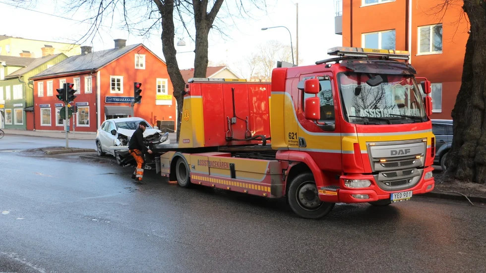 I korsningen Vaksalagatan - Torkelsgatan blev en cyklist påkörd av en personbil. 