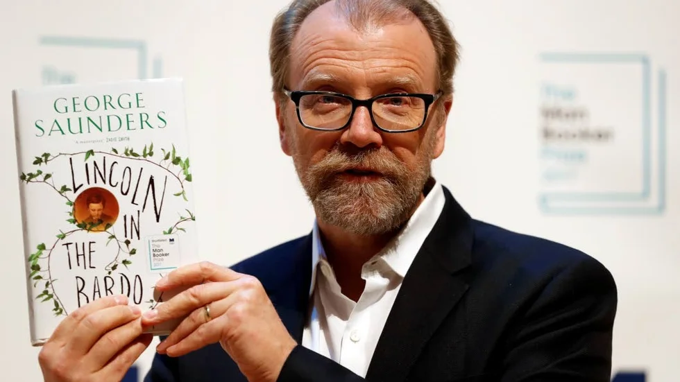 Amerikanske författaren George Saunders med romanen Lincoln i bardo.