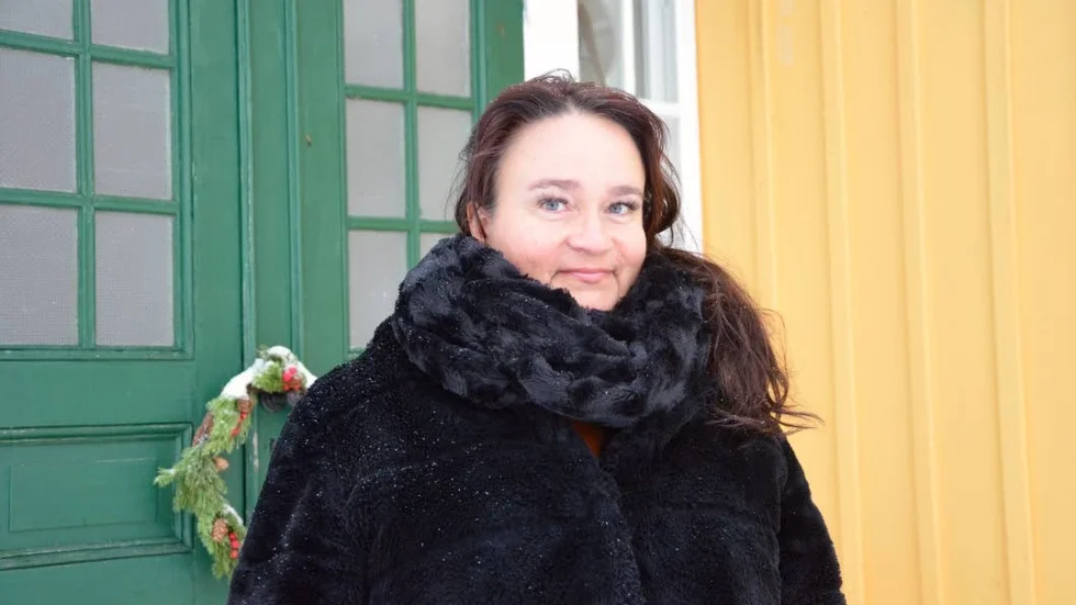 Niina Kangasvieri älskar gamla hus och inredning. I huset från 1910 utanför Storvreta har hon hittat hem. Sin 50-årsdag firar hon med en resa till Teneriffa.