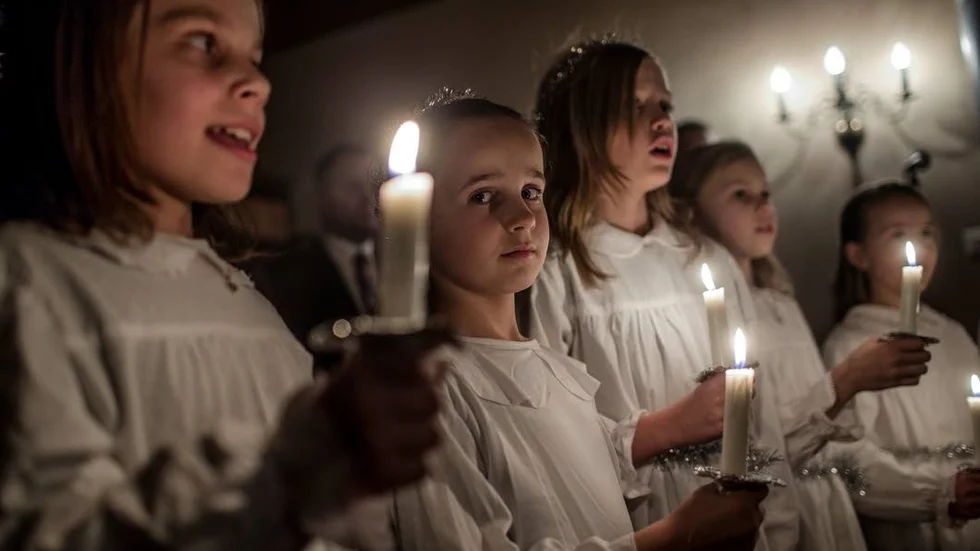 Några förskolor bjuder inte in föräldrar till luciafirande.