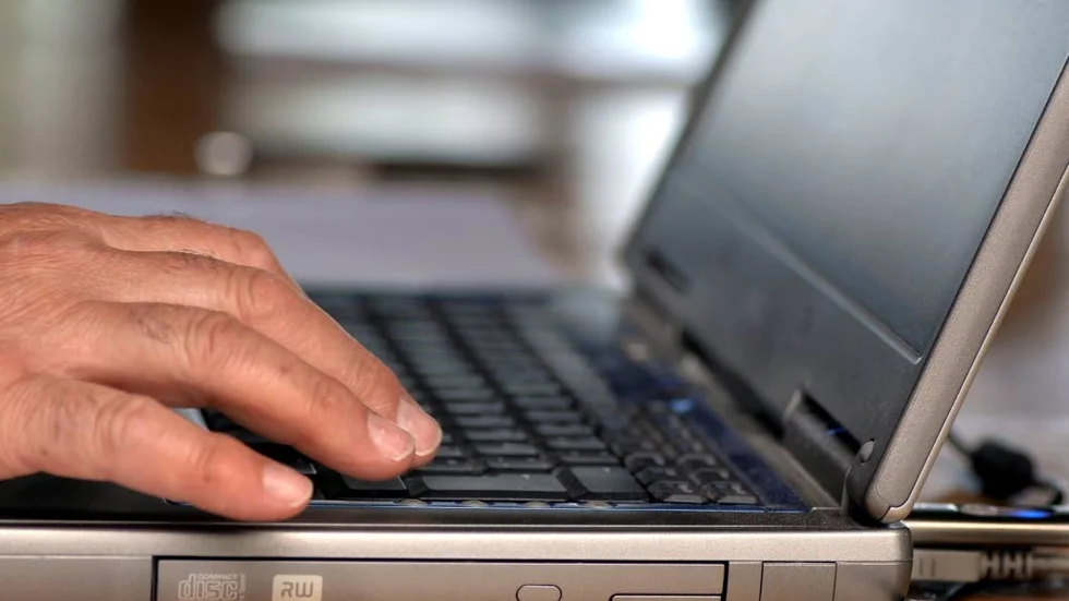 Ökad digitalisering inom socialtjänsten ska spara pengar.