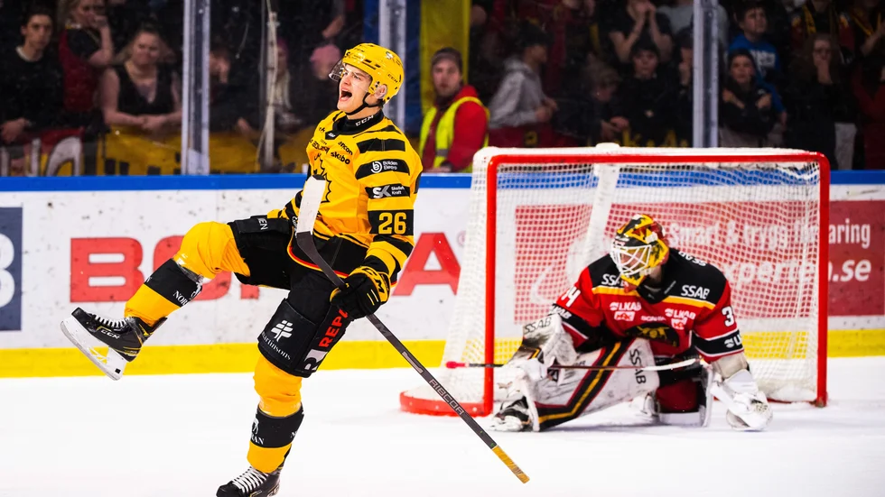 SImon Robertssons mål gav AIK extrapoängen i Luleå. Det innebar också att AIK går förbi Luleå.