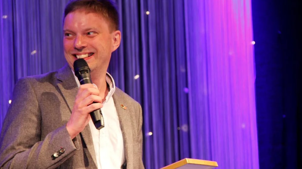 Jonas Lennström (S) är ordförande i kultur- och fritidsnämnden. Beslutet om att göra om Östhammars kulturfestival, som ordnats i slutet av juni, till kulturvecka i månadsskiftet oktober-november togs i enighet.