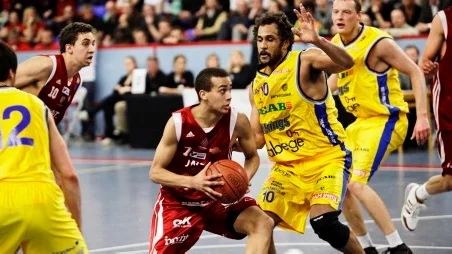 Andreas Person kan räkna med mer speltid om han stannar i Uppsala Basket nästa säsong.