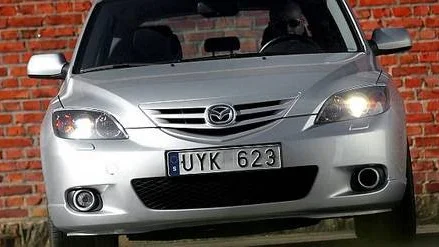Begagnatbiltest av Mazda 3 från 2004.
