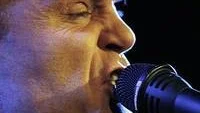 Wilmer X:s frontman Nisse Hellberg spelar mer 50-talsinspirerad musik som soloartist.