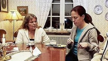 -  Bygger vi inte ut snabbt måste restaurangen stänga och åtta kvinnor blir arbetslösa, förklarade Jeanette Råsbo i mitten omgiven av kollegorna Britt-Marie Westling och Gunnel Pettersson. Till vänster Anne Närhi från länsstyrelsen.