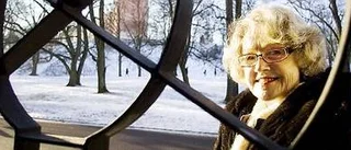 Hon ser alltid framåt