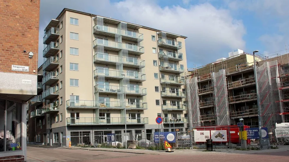 Ännu har inga kontrakt tecknats för butikslokalerna vid Kammakartorget (gamla Pausgparkeringen) men Alm Equity hoppas att ha klart med hyresgäster under hösten.