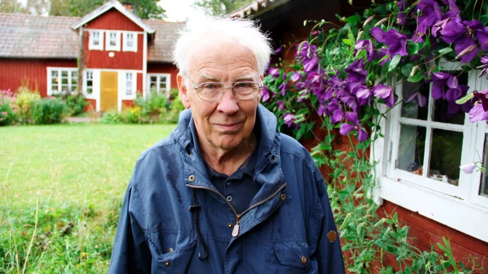 Svante von Strokirch håller bland annat blomstervandringar och svamputflykter.