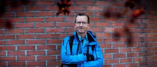 Buspojken romandebuterar