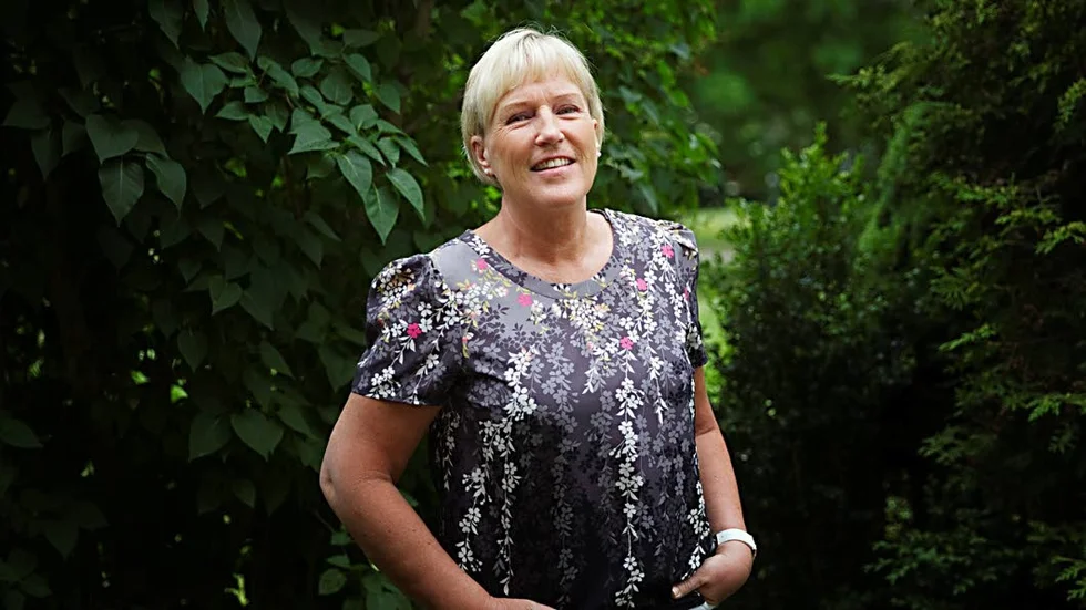 "Min pappa var ordförande i barnavårdsnämnden och ibland hände det att han tog med sig omhändertagna barn hem till oss. Min mamma blev så småningom präst och alla vi fem barn skulle senare arbeta med människor", säger Giggi Thomson.