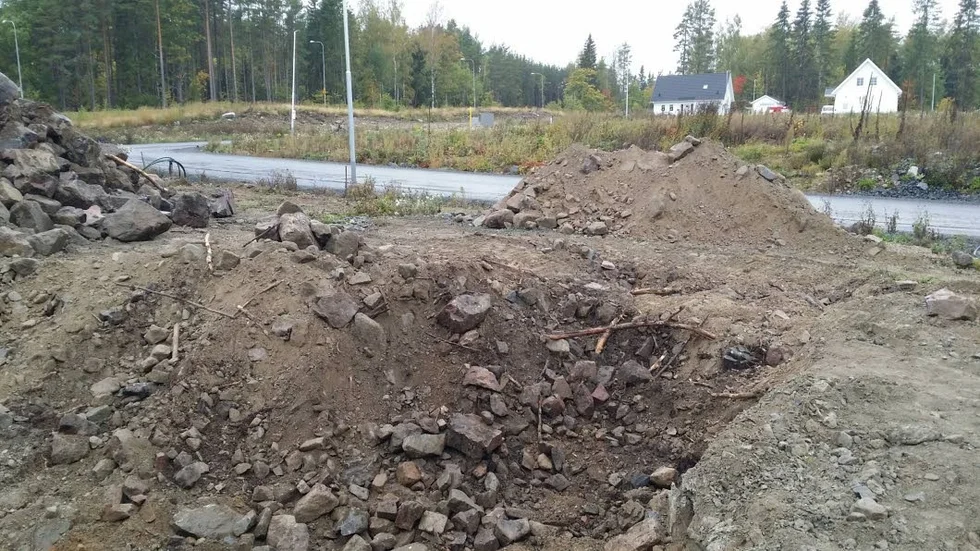 Boende. Insändarskribeneten Lars Eriksson har stått länge i Uppsala kommuns tomtkö. Nu när den avvecklas vill han föras över till den kommunala bostadskön med bibehållen kötid.