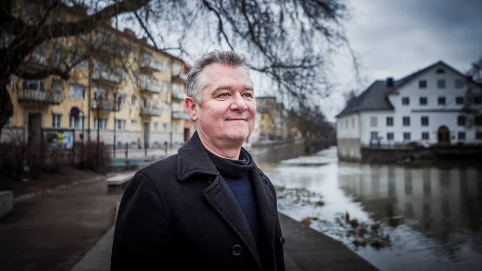 Influenserna från amerikansk rotrock är påtagliga, samtidigt som de också har hittat en mer egen karaktär. Pelle Lundblad sjunger.