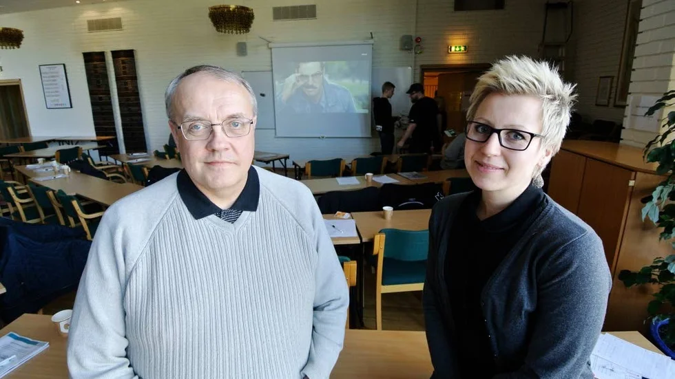 Ekonomismarta. Budget- och skuldrådgivare Bror Sandberg och konsumentvägledare Jenny Ampiala vill få fler att bli ekonomismarta.