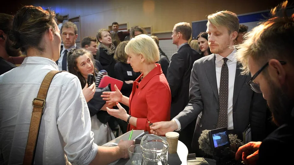 Frågor. Uppsalastudenterna hade många frågor att ställa till utrikesminister Margot Wallström.