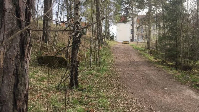 Anrik miljö. Margarethahemmet är en av Knivstas mest värdefulla kulturmiljöer med en 100-årig park.
Det anlades av prins Carl Bernadotte 1914 som barnhem och namngavs efter prinsessan Margaretha. Kulturmiljön är belägen vid sjön Valloxen i Knivsta, skriver artikelförfattarna.