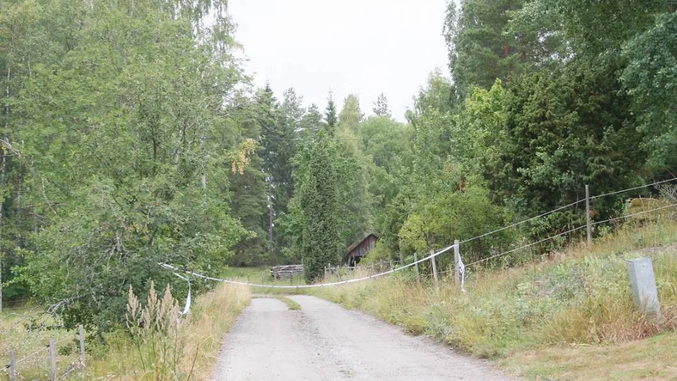 Ett område kring brottsplatsen spärrades av efter mordet.