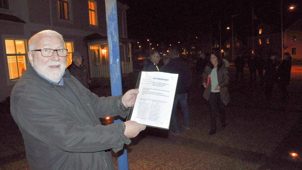 Jan-Anders Bergquist hade på bara någon vecka fått 479 namnunderskrifter på sin protestlista ”Rädda Värdshuset”. Foto: Alf Wesik