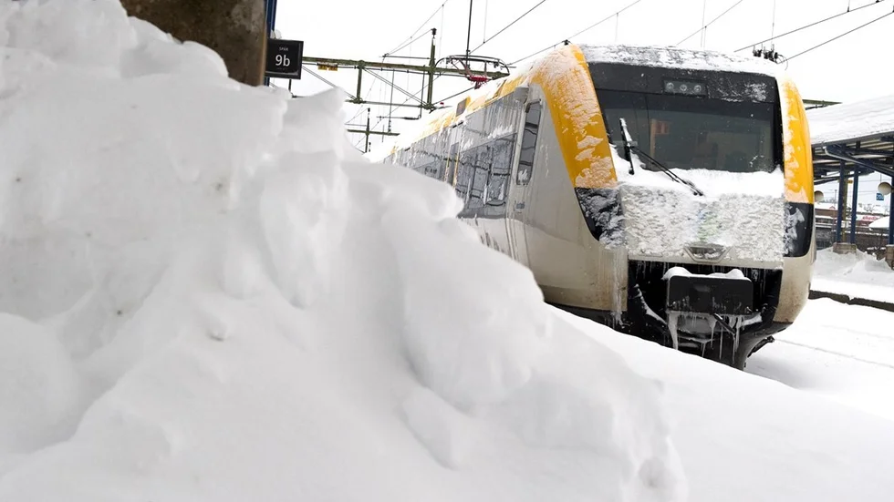 Alla tåg från och till Västervik och Vimmerby är inställda under söndagen. Orsaken är det massiva snöoväder som nu drar in över vårt område,