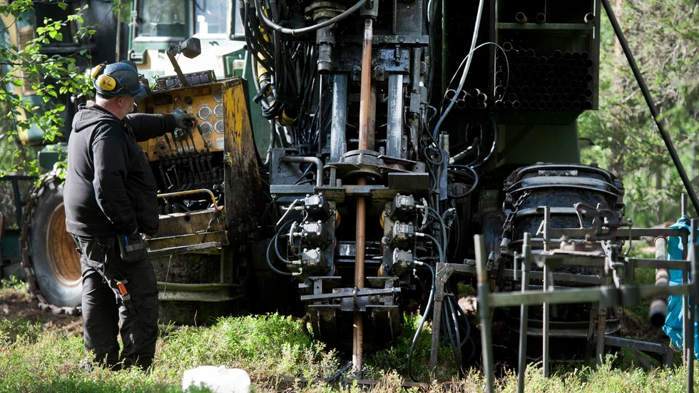 Beowulf mining har skjutit fram tidsplanen för sin miljöansökan till Mark- och miljödomstolen.
