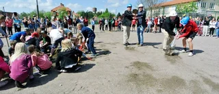 Många spadar startade hallbygge
