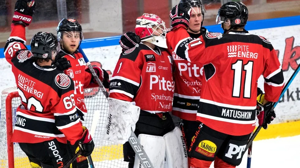 Simon Nilsson förlänger med Piteå.