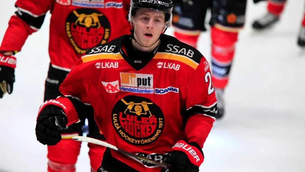 Jesper Sellgren fick bästa tänkbara avslutning på sin säsong borta i Nordamerika då han belönades med ett NHL-kontrakt och fick vara med och vinna karriärens första titel som senior.
